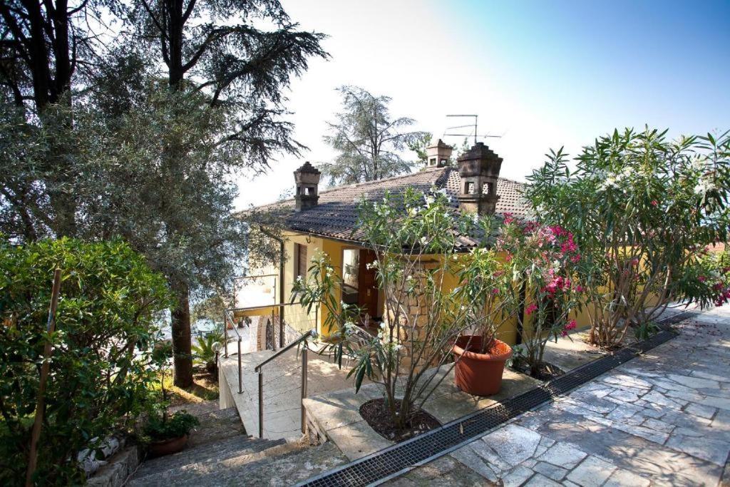 Villa Vista Lago Torri Del Benaco Exterior photo